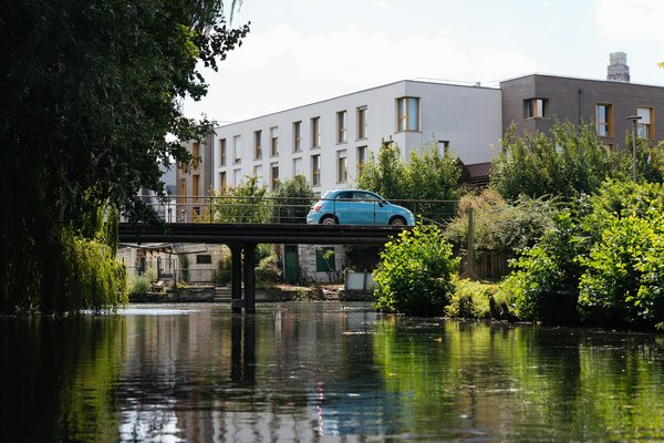 Quelles croisières offrent des ateliers de fabrication de bijoux en corail en Italie?